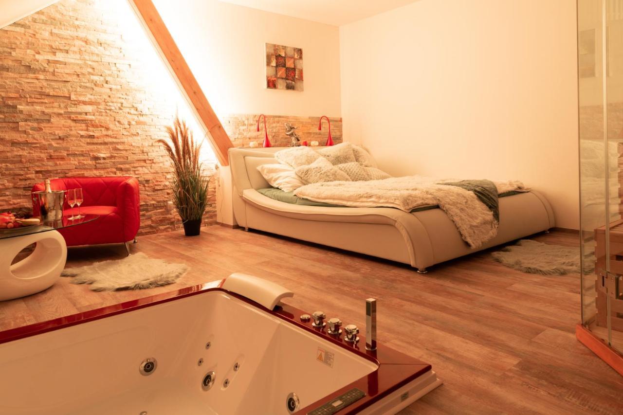 Romanticky Wellness Suite Hotel Heinz Dobris Eksteriør bilde