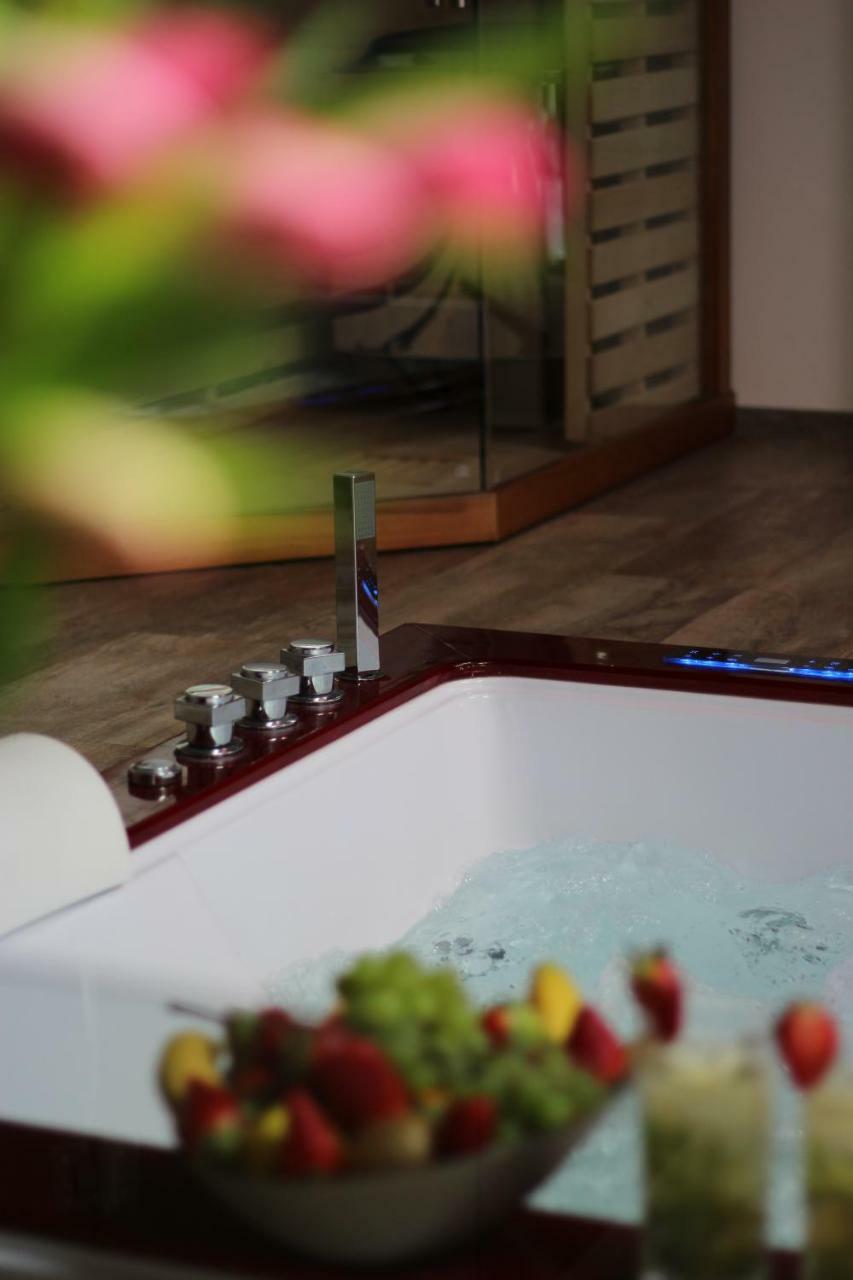 Romanticky Wellness Suite Hotel Heinz Dobris Eksteriør bilde
