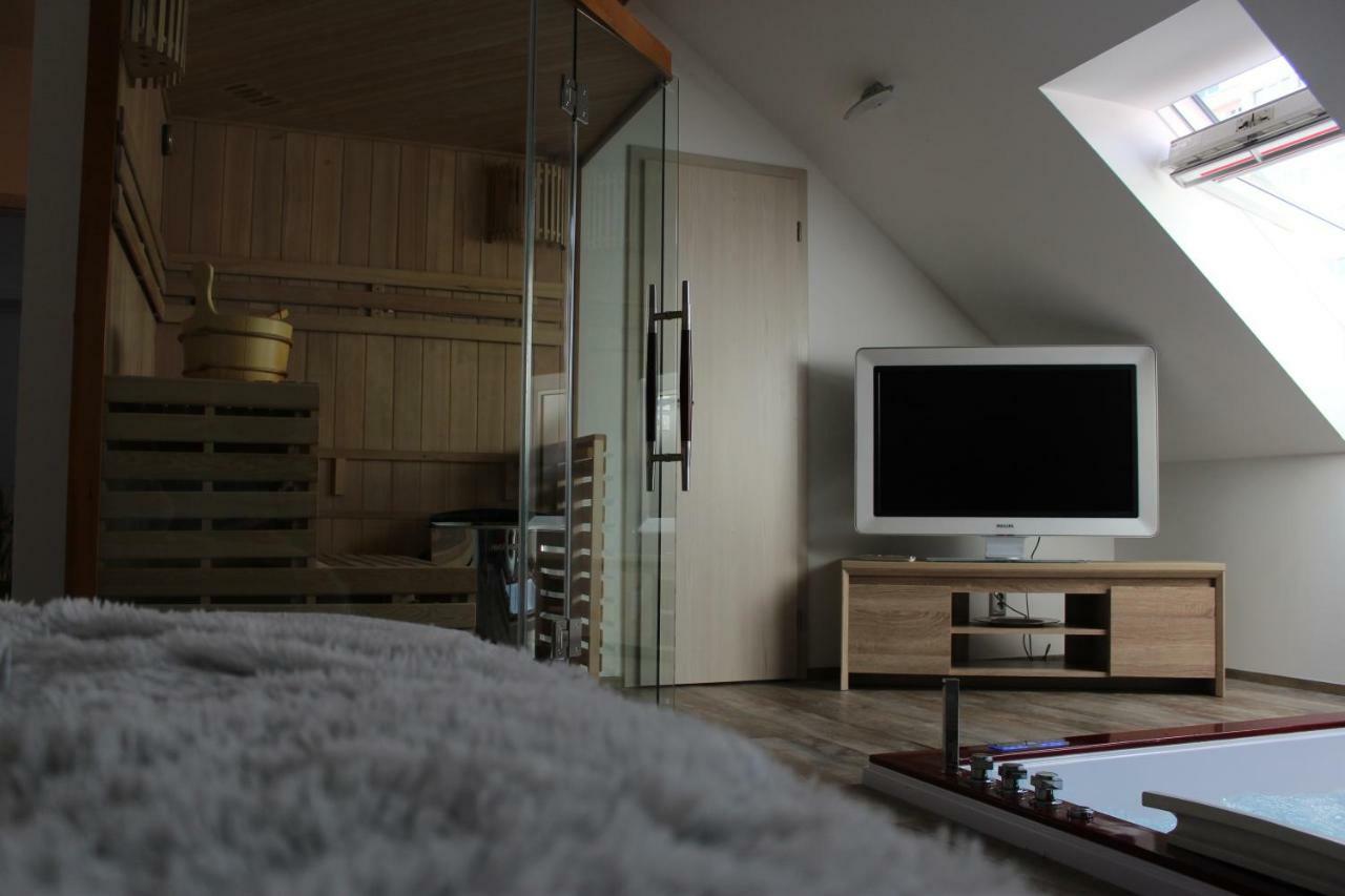 Romanticky Wellness Suite Hotel Heinz Dobris Eksteriør bilde