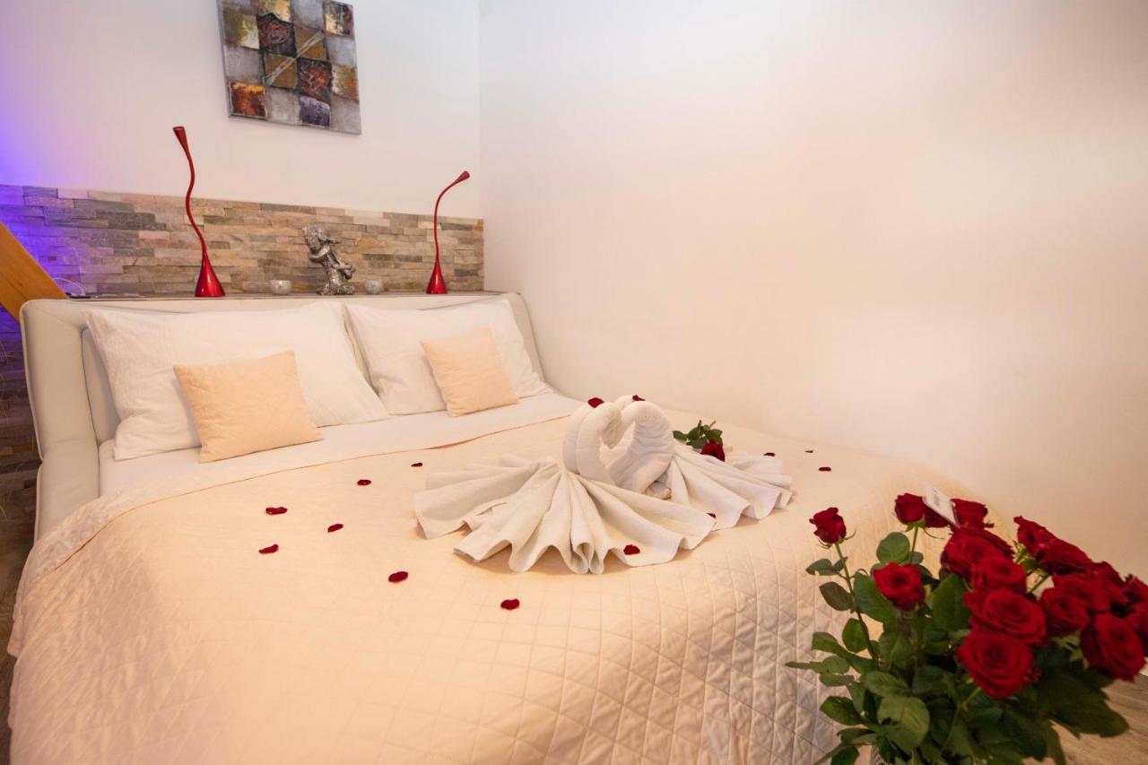 Romanticky Wellness Suite Hotel Heinz Dobris Eksteriør bilde